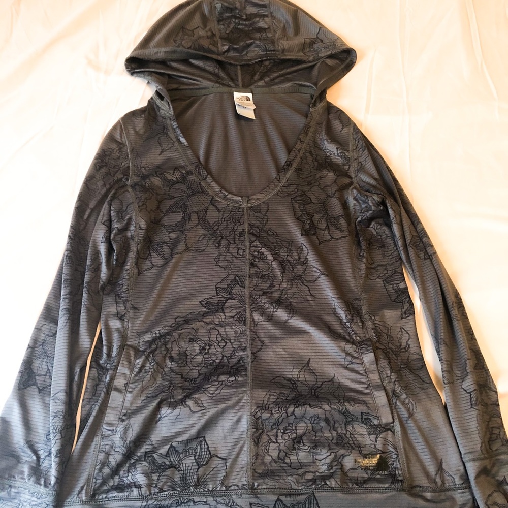 North Face LS lightweight Pullover